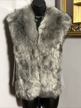 Love Token Medium Gray Faux Fur Vest - Plush Sleeveless Outerwear